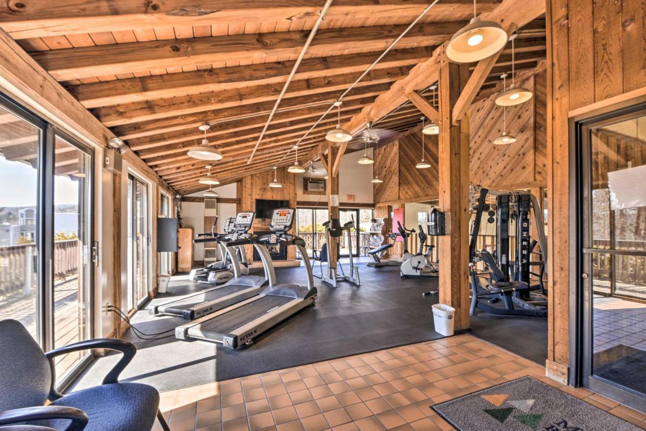Mountain Condo With Views Near Hiking And Biking! Stowe Bagian luar foto